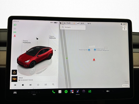 Tesla Model Y 24 of 30