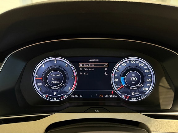 Volkswagen Passat 19 of 22