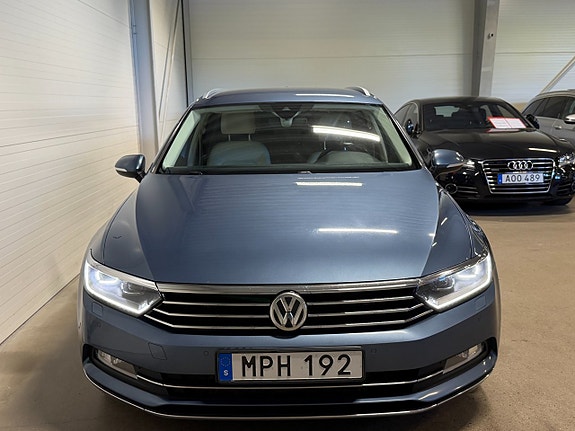 Volkswagen Passat 9 of 22