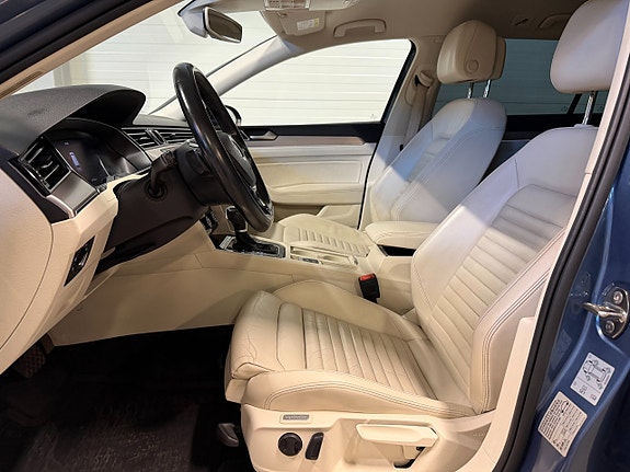 Volkswagen Passat 15 of 22
