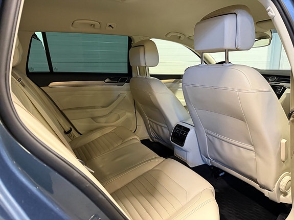 Volkswagen Passat 11 of 22