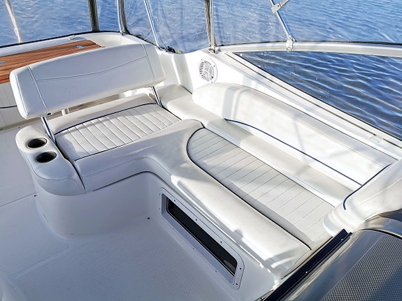 Bayliner 275 SB 2 of 5