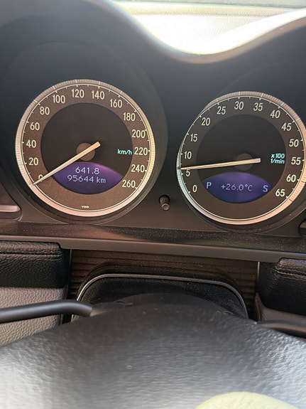 Mercedes-Benz SL500 11 of 11
