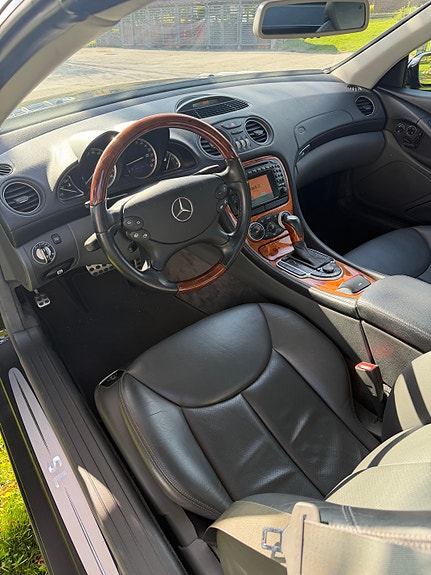 Mercedes-Benz SL500 9 of 11