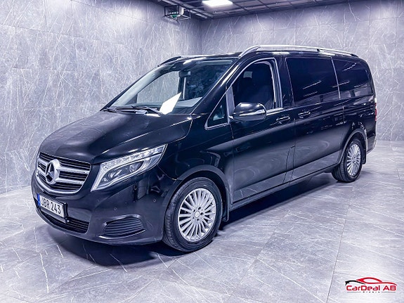 Mercedes-Benz V220 3 of 28