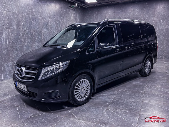 Mercedes-Benz V220 9 of 28