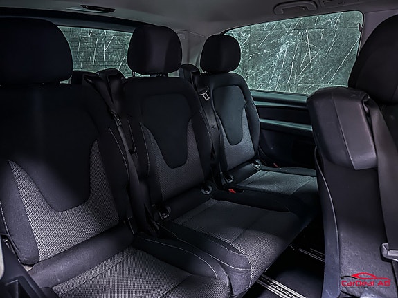Mercedes-Benz V220 19 of 28