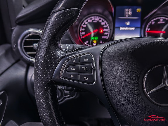 Mercedes-Benz V220 22 of 28