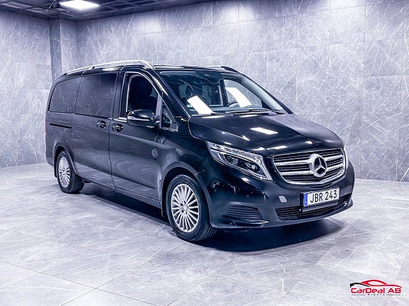 Mercedes-Benz V220 9 of 28