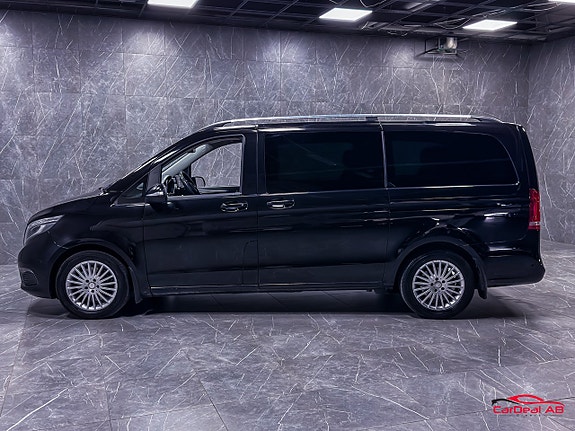 Mercedes-Benz V220 8 of 28