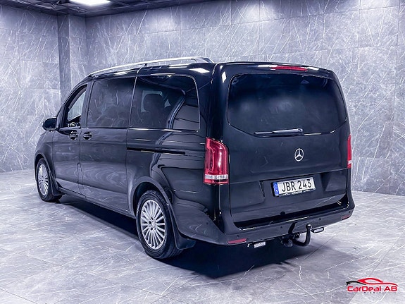 Mercedes-Benz V220 5 of 28