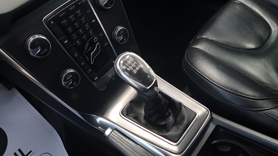 Volvo V40 12 of 16