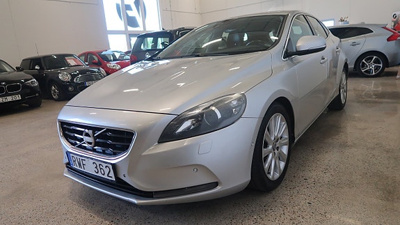 Volvo V40 7 of 16