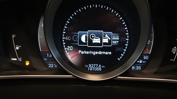 Volvo V40 15 of 16