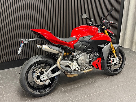 Ducati Streetfighter V2S 2 of 5
