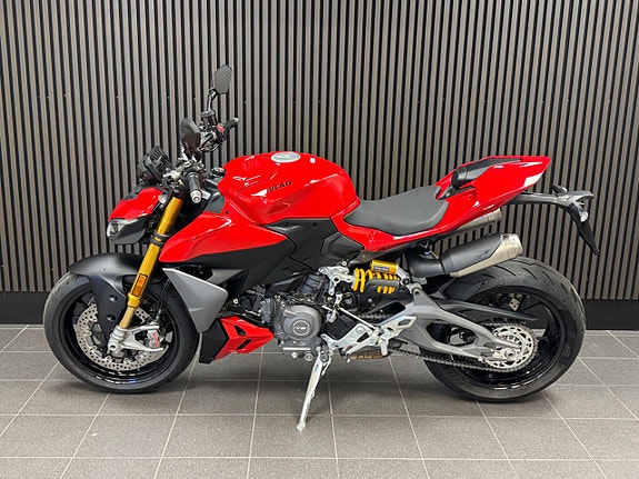 Ducati Streetfighter V2S 3 of 5