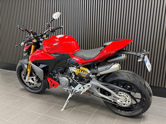 Ducati Streetfighter V2S 5 of 5