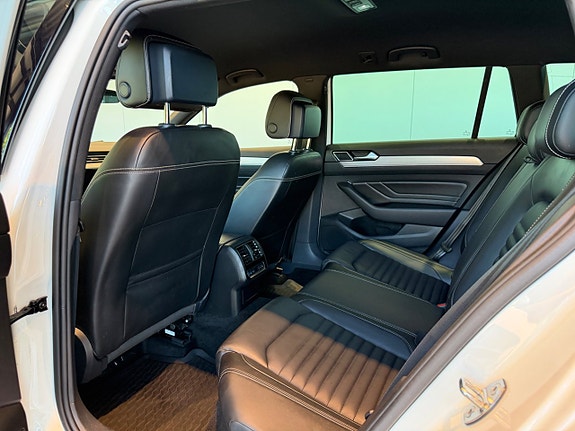 Volkswagen Passat Alltrack 7 of 9