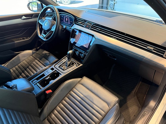 Volkswagen Passat Alltrack 8 of 9