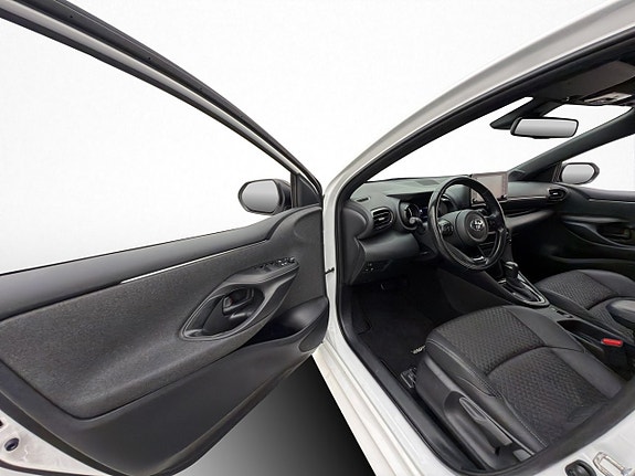 Toyota Yaris 11 of 30
