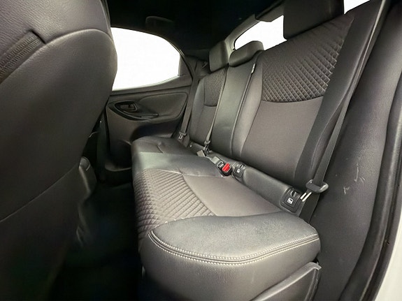 Toyota Yaris 27 of 30