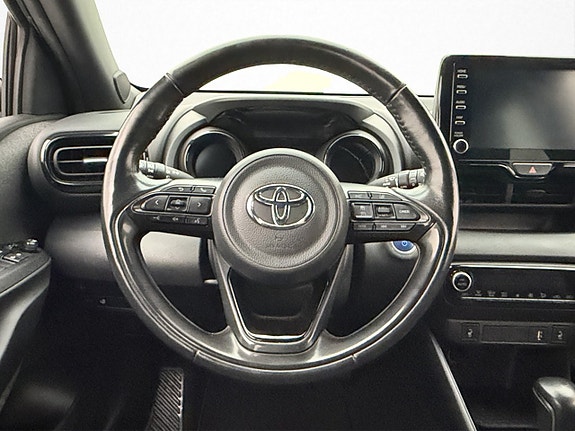 Toyota Yaris 13 of 30
