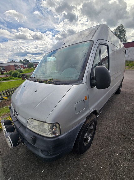 Peugeot Boxer 2 of 5