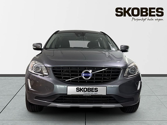 Volvo XC60 2 of 5