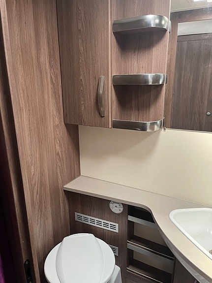 Knaus 590 UE Scandinavian 8 of 13