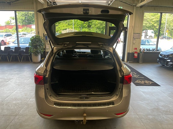 Toyota Avensis 8 of 26