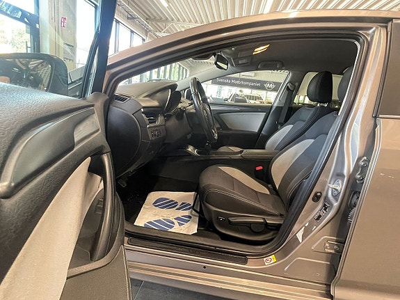 Toyota Avensis 13 of 26