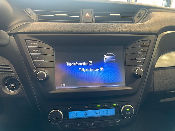 Toyota Avensis 24 of 26