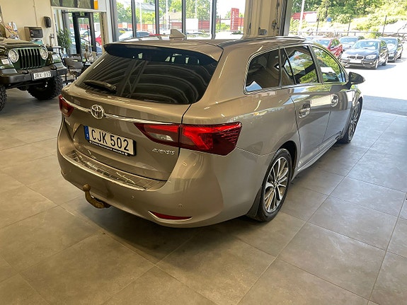 Toyota Avensis 6 of 26