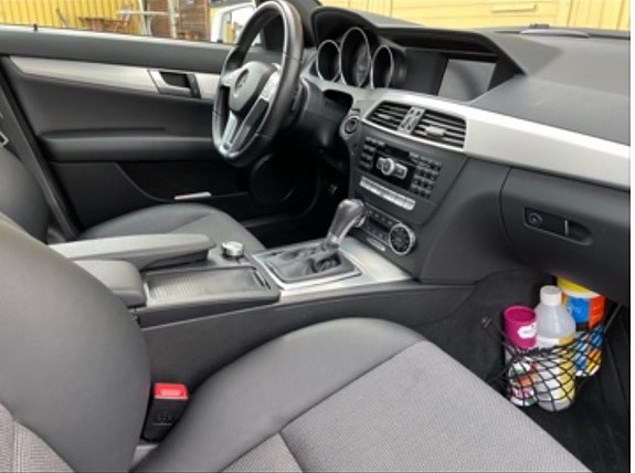 Mercedes-Benz C220 6 of 6