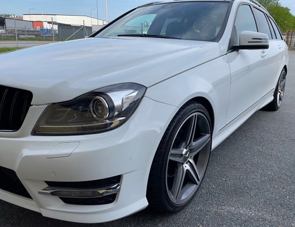 Mercedes-Benz C220 4 of 6