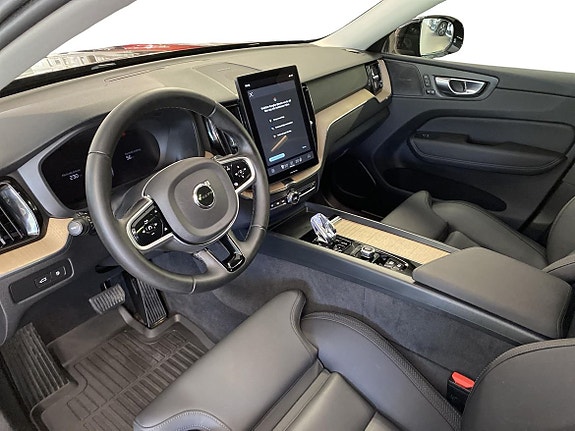 Volvo XC60 8 of 13