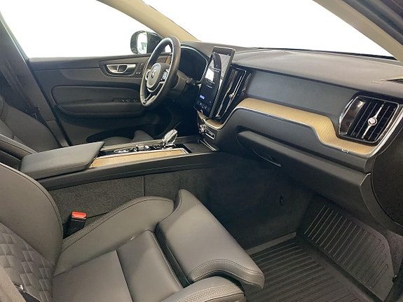Volvo XC60 13 of 13