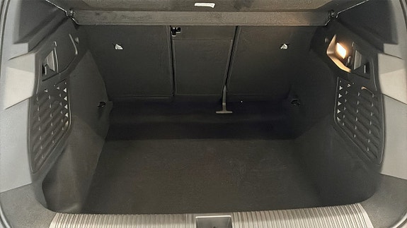 Renault Scenic E-Tech 10 of 19