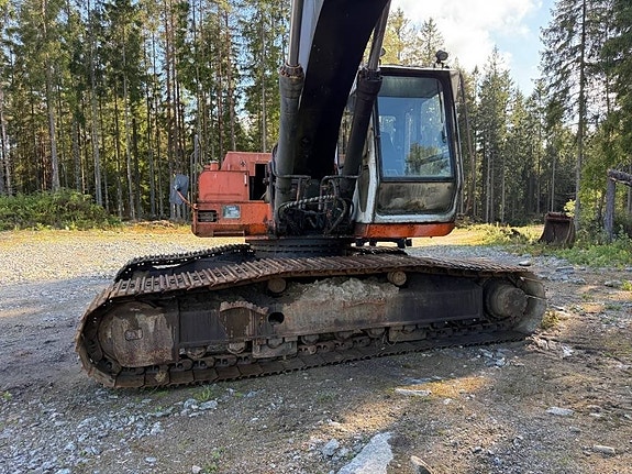 Hitachi EX 220 LC 2 of 5