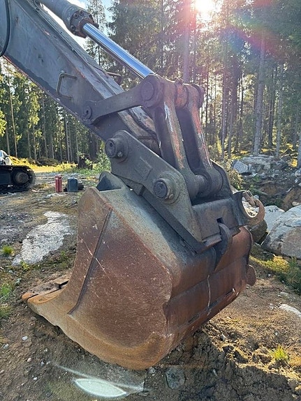 Hitachi EX 220 LC 4 of 5