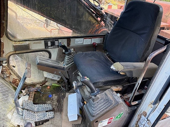 Hitachi EX 220 LC 5 of 5