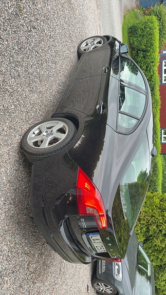Volvo S60 3 of 5