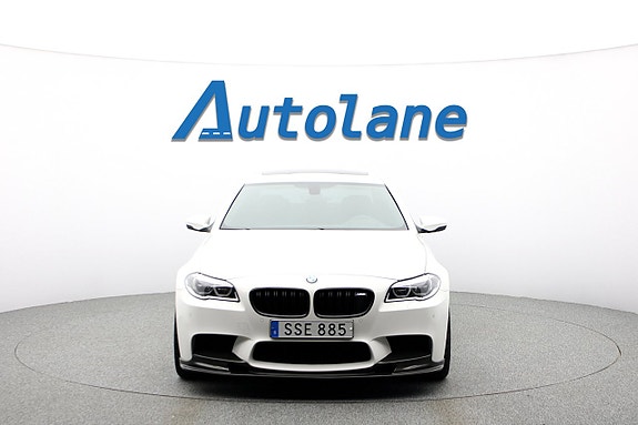 BMW M5 3 of 5