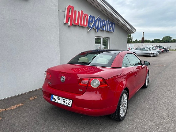 Volkswagen Eos 11 of 25