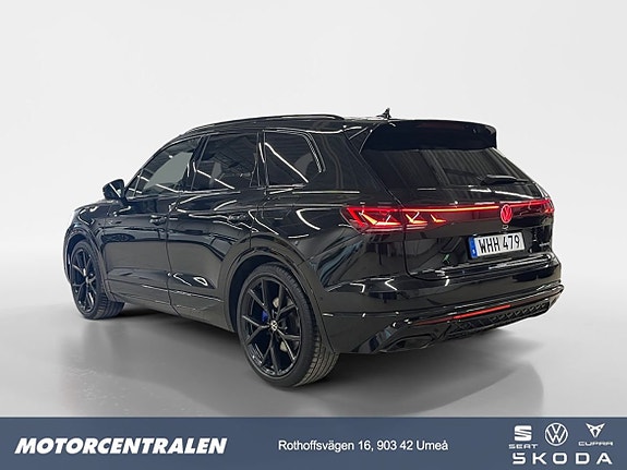Volkswagen Touareg 3 of 5