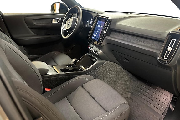 Volvo EX40 10 of 15