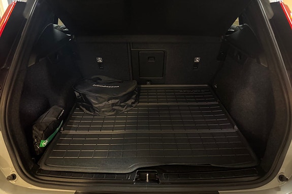 Volvo EX40 13 of 15
