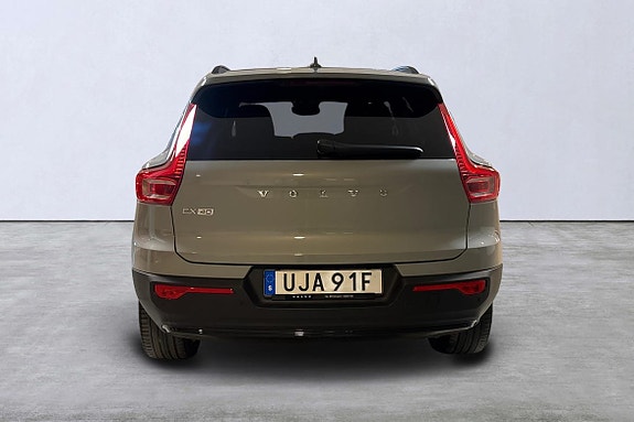 Volvo EX40 5 of 15