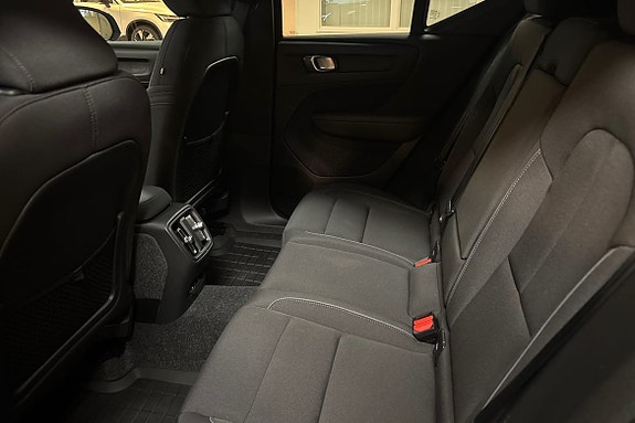 Volvo EX40 12 of 15