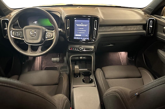 Volvo EX40 9 of 16